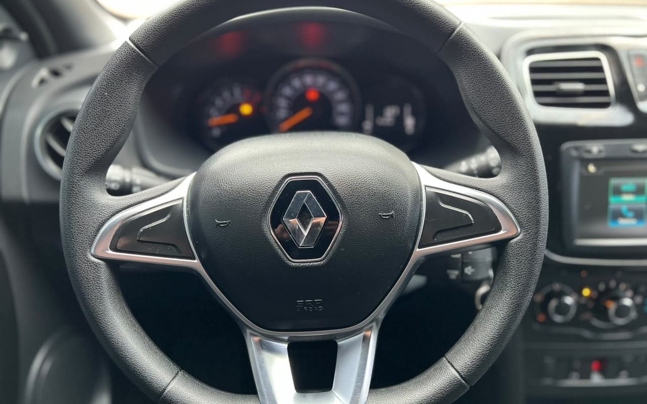 imagem-https://www.socarrao.com.br/sc-vehicle-images-prod/4197662/1790711232498-NTFjMjNiNzEtNTgwOC00MTMzLThhYWItNDAxMmE2MTBjM2FlLmpwZw.jpg