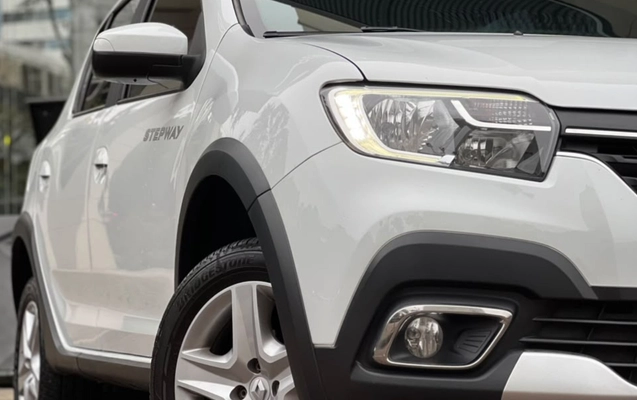 imagem-https://www.socarrao.com.br/sc-vehicle-images-prod/4197662/1790711233046-ZjliNWU0OGMtNTQzMC00YTQyLTk0NjktZmU2NzYyY2U2NmU4LmpwZw.jpg
