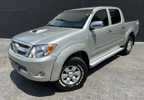 Toyota Hilux 2007 Prata — foto 1 de 3