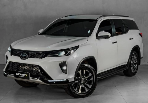 Toyota Hilux SW4 2025 Branco — foto 1 de 3