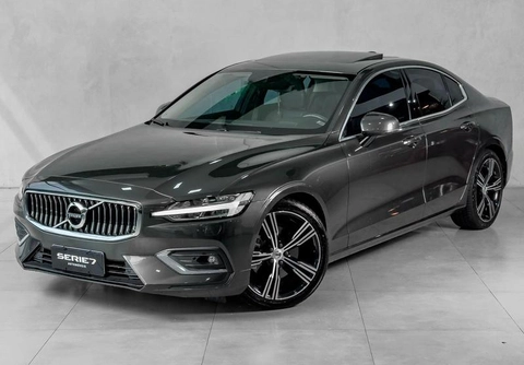 Volvo S60 2020 Cinza — foto 1 de 3