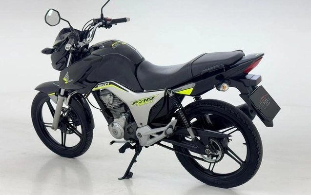imagem-https://www.socarrao.com.br/sc-vehicle-images-prod/4198296/1791984138158-8520435_0_B_84e626a94f.jpeg