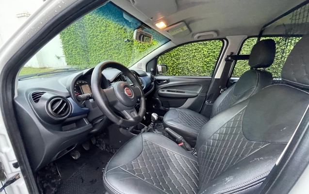 imagem-https://www.socarrao.com.br/sc-vehicle-images-prod/4198367/1790713906065-92165b2d-b0e1-4067-bcec-aef7eb19cf8f.jpg
