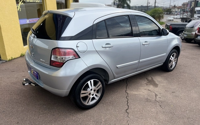 imagem-https://www.socarrao.com.br/sc-vehicle-images-prod/4198977/1790772822602-UVihzBdWuIKWkJwDTUaKI5mUnsZvUyWS.jpg