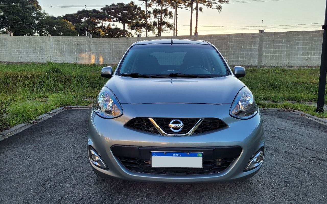 Nissan MARCH 2018 Cinza — foto 1 de 3