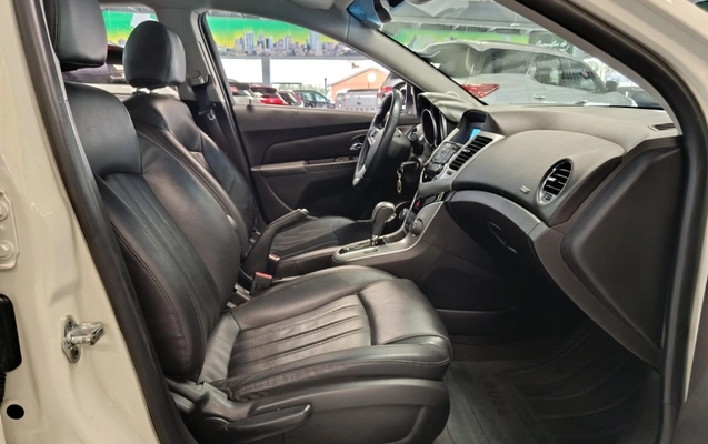 imagem-https://www.socarrao.com.br/sc-vehicle-images-prod/4199642/1790965106259-alui9NoG1GrXTZli61nbMZM9EMlWpIbe.jpg