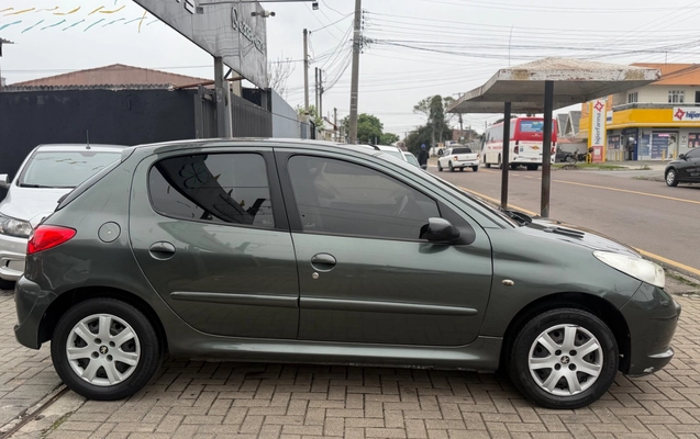 imagem-https://www.socarrao.com.br/sc-vehicle-images-prod/4199643/1790969743009-SU1HXzE5NTQuanBlZw.jpeg