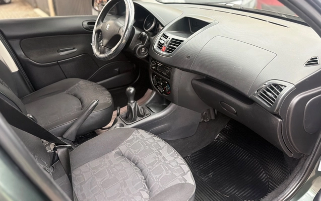 imagem-https://www.socarrao.com.br/sc-vehicle-images-prod/4199643/1790969743399-SU1HXzE5NjAuanBlZw.jpeg