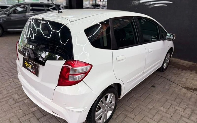 imagem-https://www.socarrao.com.br/sc-vehicle-images-prod/4201893/1790865322430-8507296_1_B_02296d6f40.jpeg