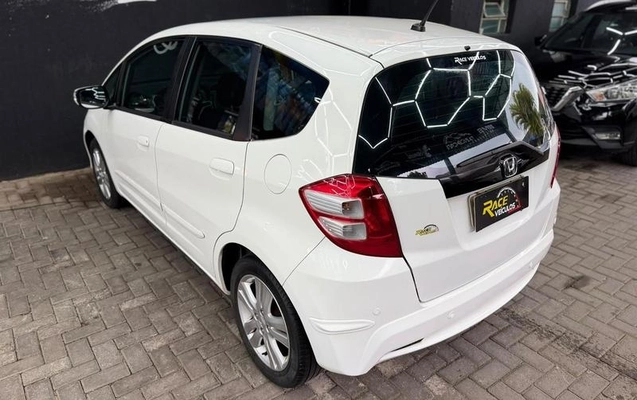 imagem-https://www.socarrao.com.br/sc-vehicle-images-prod/4201893/1790865322433-8507296_1_B_2e94c220d1.jpeg