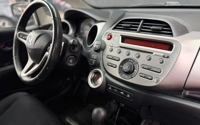 imagem-https://www.socarrao.com.br/sc-vehicle-images-prod/4201893/1790865322447-8507296_12_B_27a1c66809.jpeg