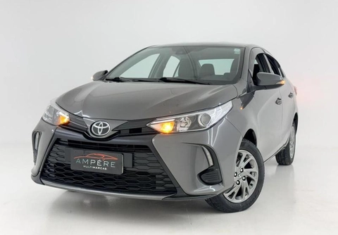Toyota Yaris 2023 Cinza — foto 1 de 3