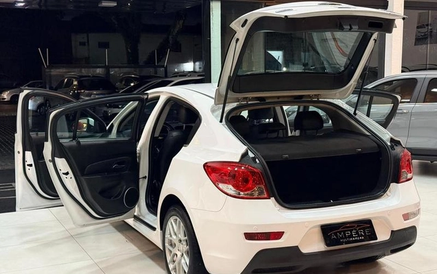 imagem-https://www.socarrao.com.br/sc-vehicle-images-prod/4203377/1791032662766-8516008_7_B_35a4e9ea7f.jpeg