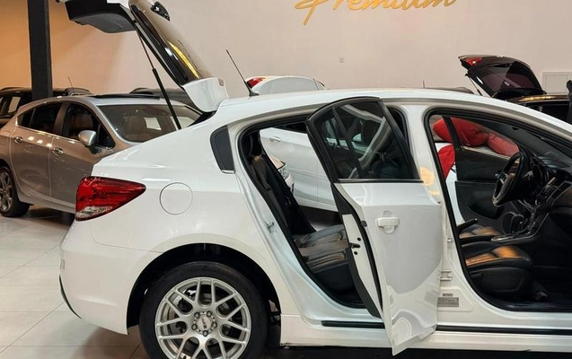 imagem-https://www.socarrao.com.br/sc-vehicle-images-prod/4203377/1791032662774-8516008_8_B_5dee9dd1c9.jpeg