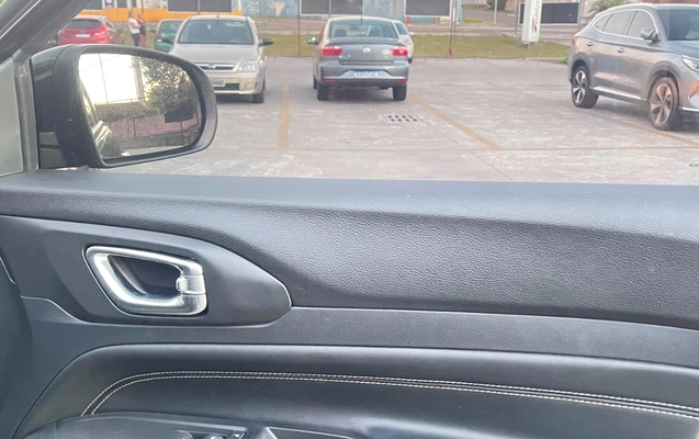 imagem-https://www.socarrao.com.br/sc-vehicle-images-prod/4206061/1790810304965-ODBjZGU5N2UtM2FmOS00ZTEyLWJmMjAtOGUyOTcxZTQxZGRhLmpwZWc.jpeg