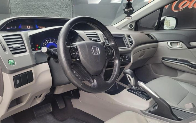 imagem-https://www.socarrao.com.br/sc-vehicle-images-prod/4215895/1791395328427-8526265_10_B_93b5dbd8e6.jpeg