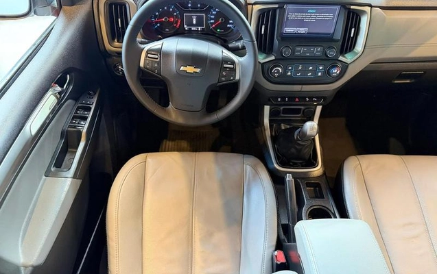imagem-https://www.socarrao.com.br/sc-vehicle-images-prod/4216175/1790978343357-8527646_13_B_4d79d41664.jpeg