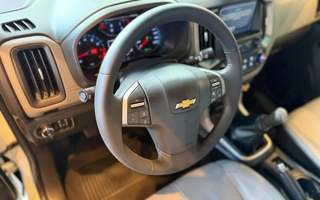 imagem-https://www.socarrao.com.br/sc-vehicle-images-prod/4216175/1790978343359-8527646_13_B_0eb1f0d84b.jpeg