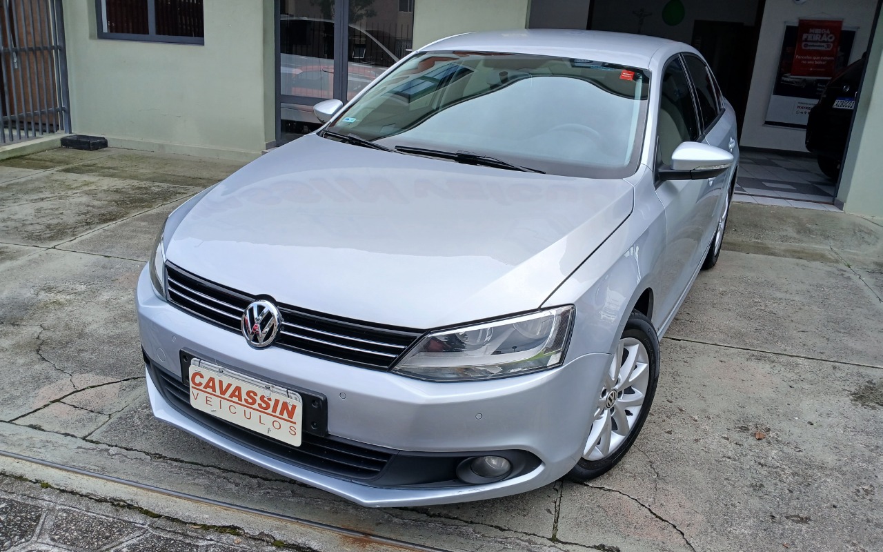Volkswagen Jetta 2012 Prata — foto 1 de 3