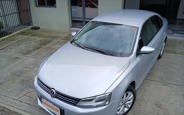 imagem-https://www.socarrao.com.br/sc-vehicle-images-prod/4216207/1790770778025-MTc5MDc3MDM0NjIxNzgxMTQyOTE5NDU2NDk4OTgzMzcuanBn.jpg