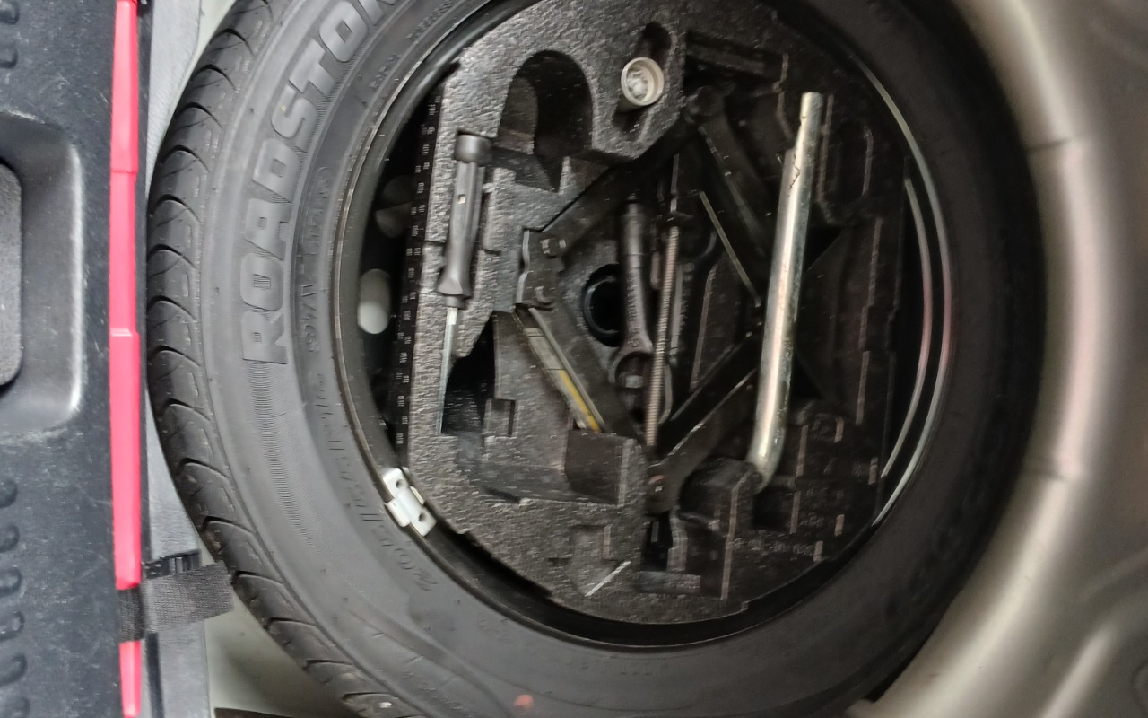 imagem-https://www.socarrao.com.br/sc-vehicle-images-prod/4216207/1790770780080-MTc5MDc3MDYyNzE1NTYzMjI1MTA3ODY0Nzg3MzU3NzYuanBn.jpg
