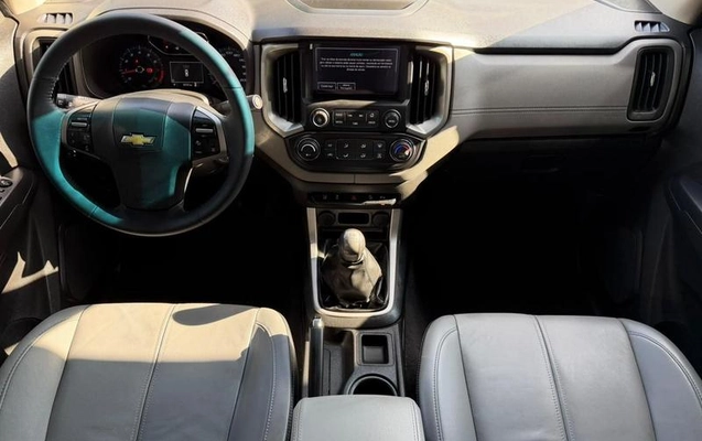 imagem-https://www.socarrao.com.br/sc-vehicle-images-prod/4216444/1791202049743-8527658_13_B_52dfc914d0.jpeg