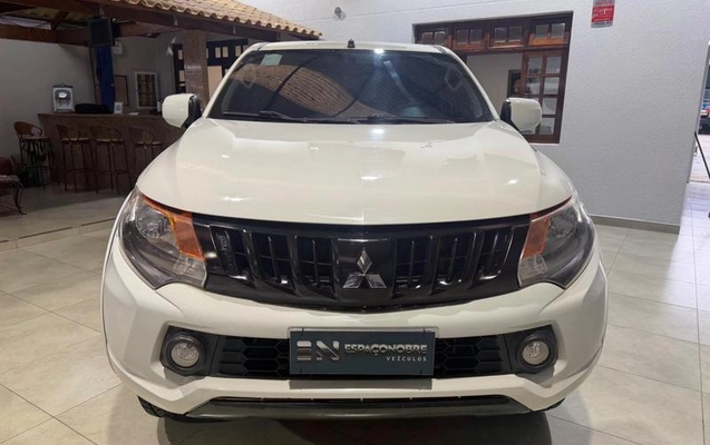 imagem-https://www.socarrao.com.br/sc-vehicle-images-prod/4217080/1790969427153-8475768_1_B_b953ed8577.jpeg