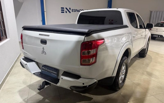 imagem-https://www.socarrao.com.br/sc-vehicle-images-prod/4217080/1790969427157-8475768_3_B_201ce81ea7.jpeg