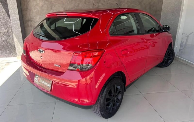 imagem-https://www.socarrao.com.br/sc-vehicle-images-prod/4217764/1790774441876-8527904_6_B_590bbe8b24.jpeg