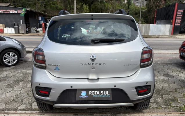 imagem-https://www.socarrao.com.br/sc-vehicle-images-prod/4218276/1790775602346-003_5a0c06afa51dea2fa7128a88615ab626.jpg