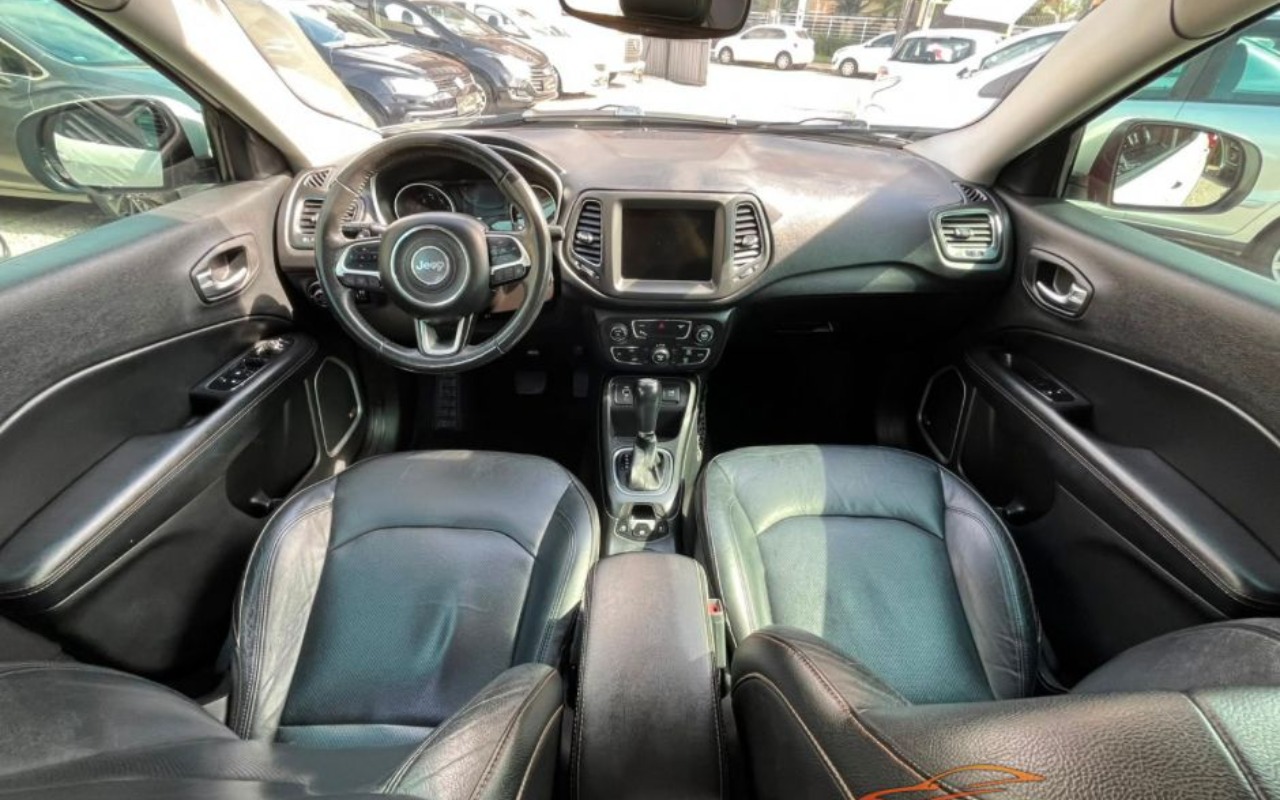 imagem-https://www.socarrao.com.br/sc-vehicle-images-prod/4218282/1790775678023-OS5qcGVn.jpeg