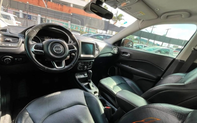 imagem-https://www.socarrao.com.br/sc-vehicle-images-prod/4218282/1790775678715-MTcuanBlZw.jpeg