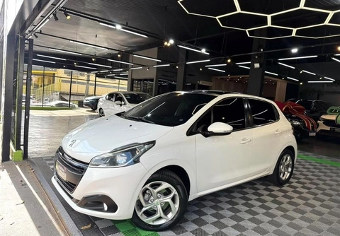 Peugeot 208 2017 Branco — foto 1 de 3