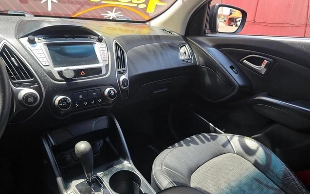 imagem-https://www.socarrao.com.br/sc-vehicle-images-prod/4218383/1790776046955-8508605_13_B_fdddfd774f.jpeg