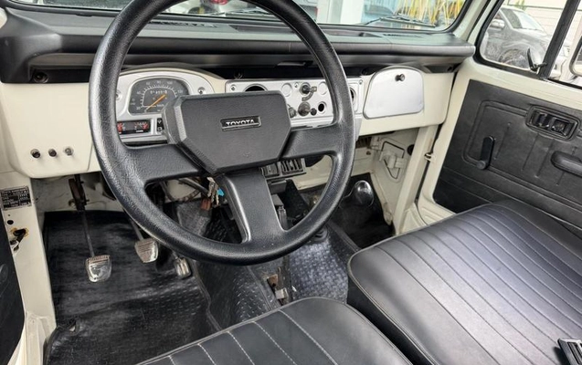 imagem-https://www.socarrao.com.br/sc-vehicle-images-prod/4218402/1790777397356-7543216_8_B_9b15acdba9.jpeg