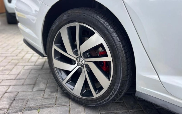 imagem-https://www.socarrao.com.br/sc-vehicle-images-prod/4218906/1790777267094-8527858_5_B_4d7e43e46e.jpeg