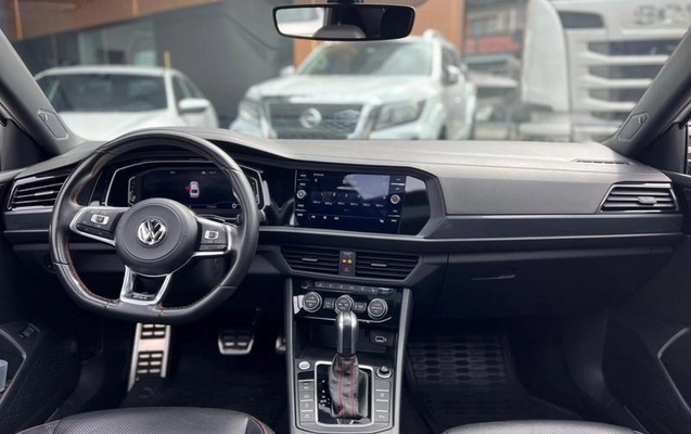imagem-https://www.socarrao.com.br/sc-vehicle-images-prod/4218906/1790777267117-8527858_17_B_571476b681.jpeg