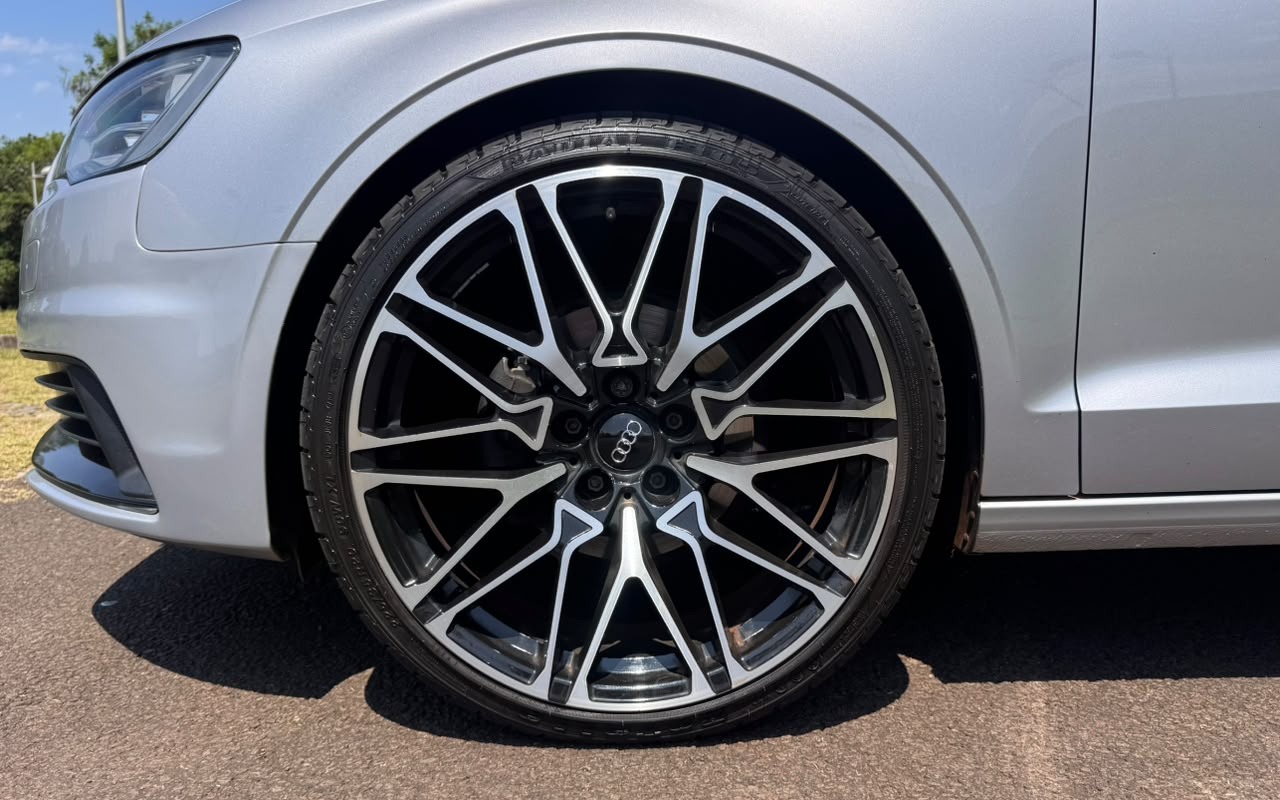 imagem-https://www.socarrao.com.br/sc-vehicle-images-prod/4218979/1790777495787-V2hhdHNBcHAgSW1hZ2UgMjAyNi0wOS0yOSBhdCAxNi4wMS4xOSAoMykuanBlZw.jpeg