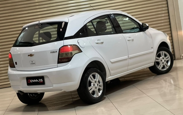 imagem-https://www.socarrao.com.br/sc-vehicle-images-prod/4219041/1790777838345-7GjqxgzcaTSYDmi39NQt3gZe8rImXtsq.jpg