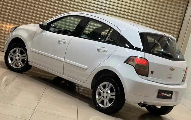 imagem-https://www.socarrao.com.br/sc-vehicle-images-prod/4219041/1790777838348-r9tCe5rZ1LLi6KaIV7l4Q0hhfHNRVYdy.jpg