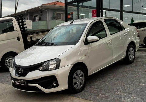 Toyota Etios 2021 Branco — foto 1 de 3