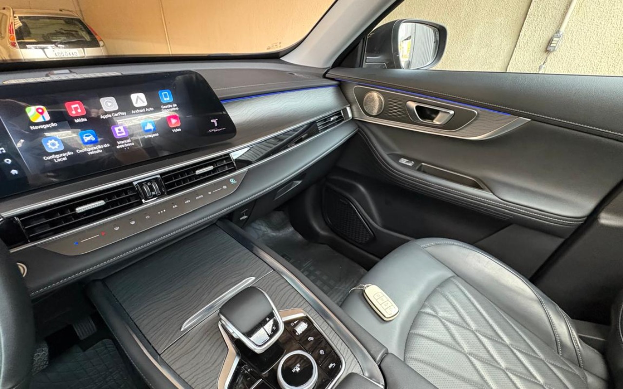imagem-https://www.socarrao.com.br/sc-vehicle-images-prod/4219472/1790789272151-Zjg1Y2I1OTctM2FlNy00YzRhLThjMjQtODc1NDA3ODhkODc3LmpwZw.jpg