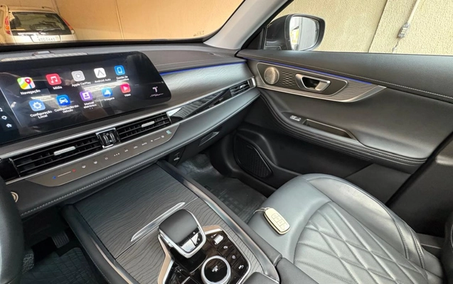 imagem-https://www.socarrao.com.br/sc-vehicle-images-prod/4219472/1790789272151-Zjg1Y2I1OTctM2FlNy00YzRhLThjMjQtODc1NDA3ODhkODc3LmpwZw.jpg