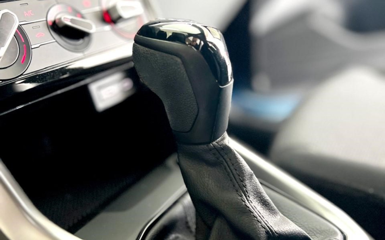 imagem-https://www.socarrao.com.br/sc-vehicle-images-prod/4219778/1790779687835-MTUuanBlZw.jpeg