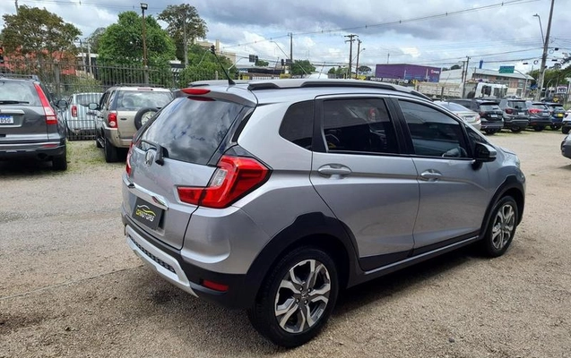 imagem-https://www.socarrao.com.br/sc-vehicle-images-prod/4219935/1791647695912-8528737_13_B_6f64c2d7b4.jpeg