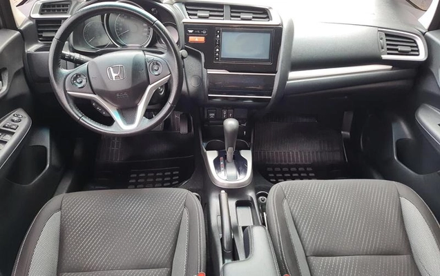 imagem-https://www.socarrao.com.br/sc-vehicle-images-prod/4219935/1791647695932-8528737_22_B_10a9acc321.jpeg