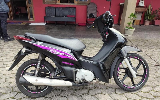 imagem-https://www.socarrao.com.br/sc-vehicle-images-prod/4219979/1791988338896-8528474_6_B_10b14ff80a.jpeg