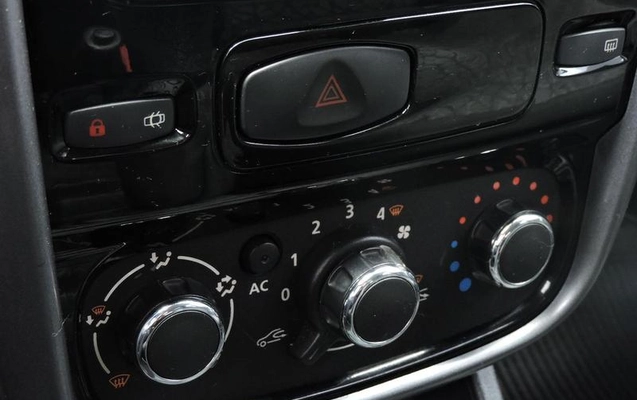 imagem-https://www.socarrao.com.br/sc-vehicle-images-prod/4220138/1790780463360-8528225_8_B_52bbf63813.jpeg