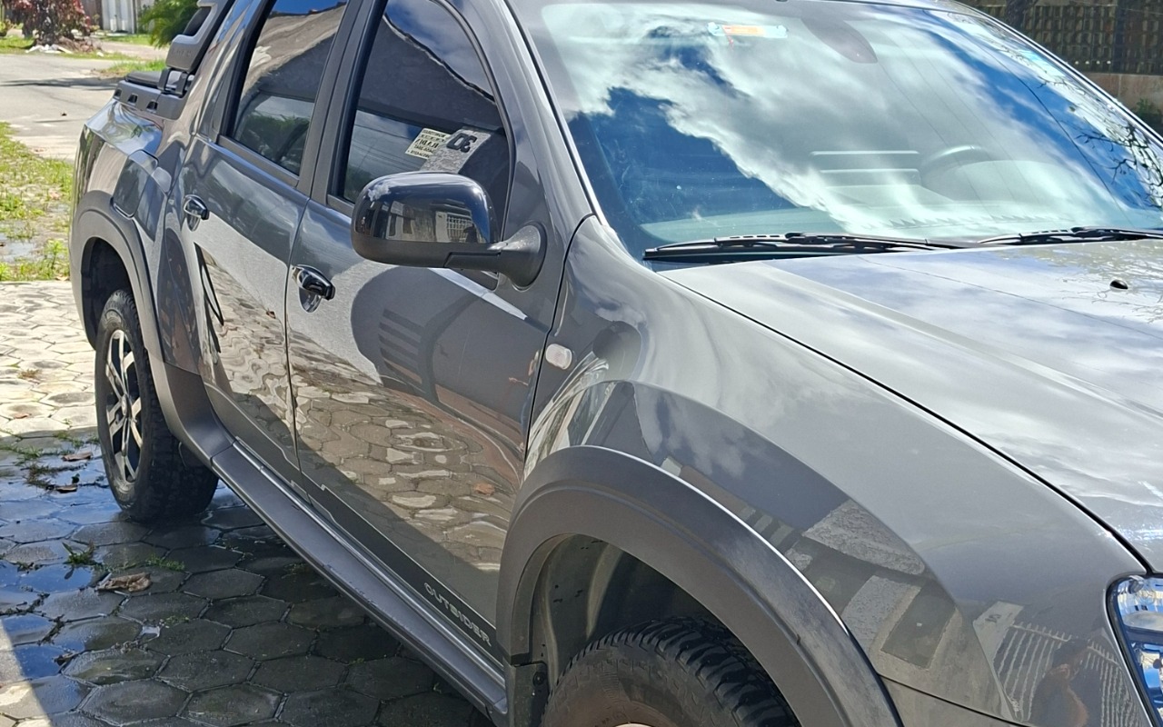 imagem-https://www.socarrao.com.br/sc-vehicle-images-prod/4220312/1790783440941-MjAyNjA5MjVfMTEyNjU5LmpwZw.jpg