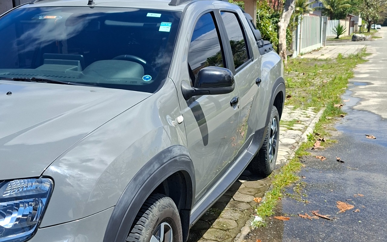 imagem-https://www.socarrao.com.br/sc-vehicle-images-prod/4220312/1790783441224-MjAyNjA5MjVfMTEyNzEyLmpwZw.jpg